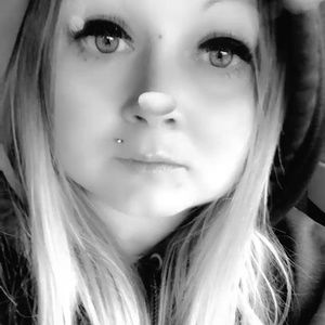 Meet your Posher, Holly